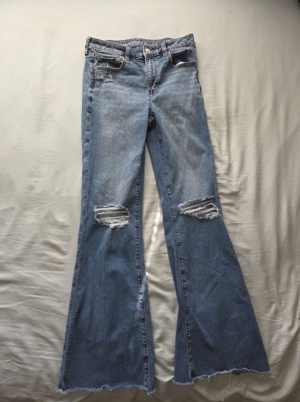 American Eagle High Rise Flare Jeans Raw Frayed Hem Blue Size 6 Long
